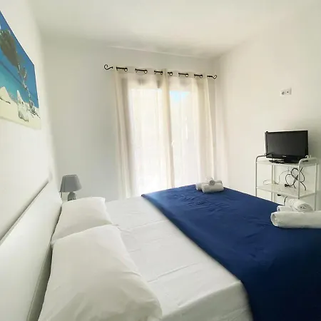 Laurelivingholiday Cala Gavetta 01 La Maddalena (Sassari)
